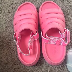 UGG  Bright Pink Sandals